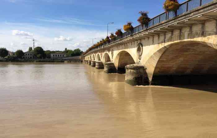 Pont de Pierre de Libourne OSMOS Pont de Pierre de Libourne OSMOS
